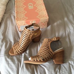 COPY - NWT Gianni Bini Outta-Site stacked woven sandal